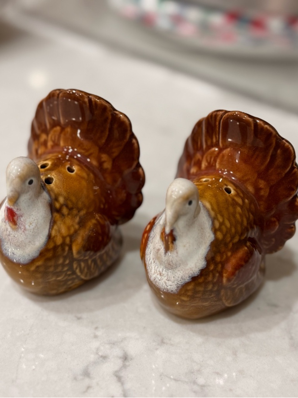 Whimsical Ceramic Turkey Salt and Pepper Shaker Set Vintage Thanksgiving - Picture 2 of 6
